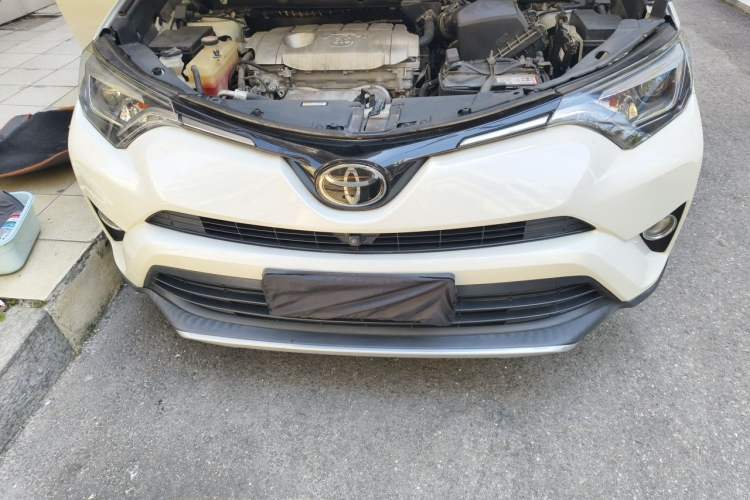 Used Toyota RAV4 2018 2.5L Automatic 4x4 Elite i Edition Engine Bay
