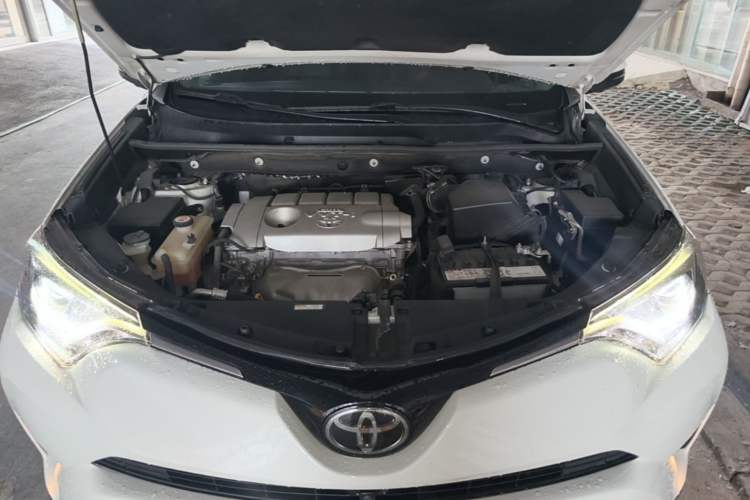 Used Toyota RAV4 2018 2.5L Automatic 4x4 Elite i Edition Engine Bay