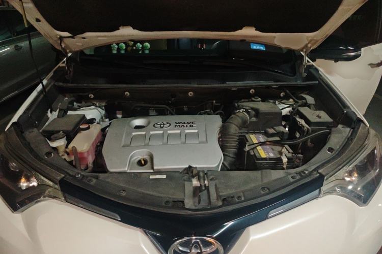Used Toyota RAV4 2018 2.0L CVT Two-Wheel Drive Fashion X Edition Engine Bay