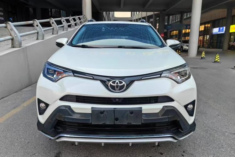 Used Toyota RAV4 2018 2.0L CVT Two-Wheel Drive Fashion X Edition Exterior 1