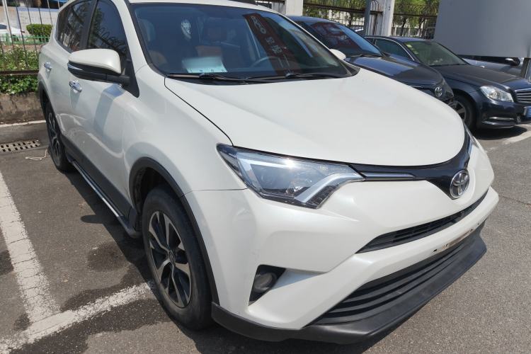 Used Toyota RAV4 2018 2.0L CVT Two-Wheel Drive Fashion X Edition Exterior 1