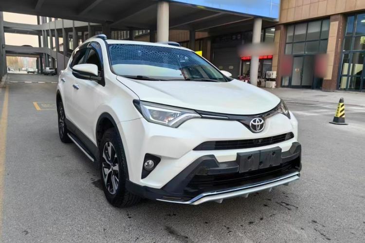 Used Toyota RAV4 2018 2.0L CVT Two-Wheel Drive Fashion X Edition Exterior 2