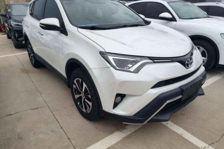 Used Toyota RAV4 2018 2.0L CVT Two-Wheel Drive Fashion X Edition Exterior 2