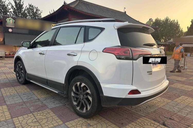Used Toyota RAV4 2018 2.5L Automatic 4x4 Elite i Edition Exterior 2