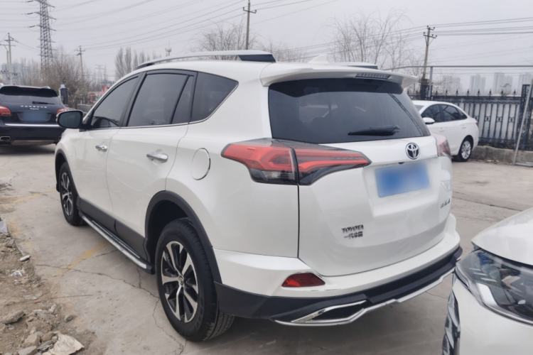 Used Toyota RAV4 2018 2.0L CVT Two-Wheel Drive Fashion X Edition Exterior 2