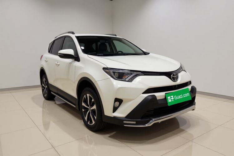 Used Toyota RAV4 2018 2.0L CVT Two-Wheel Drive Fashion X Edition Exterior 2