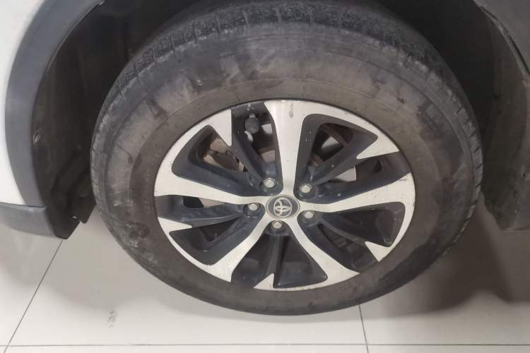 Used Toyota RAV4 2018 2.0L CVT Two-Wheel Drive Fashion X Edition Exterior 2