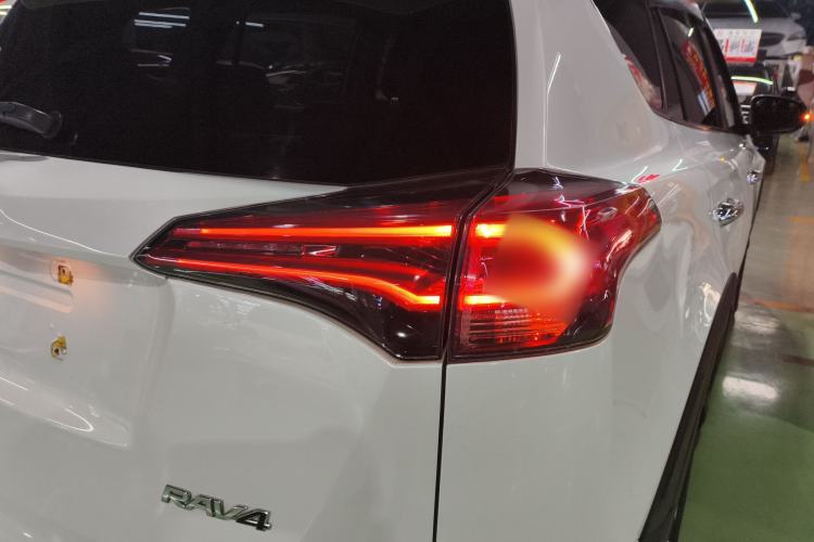 Used Toyota RAV4 2018 2.0L CVT Two-Wheel Drive Fashion X Edition Exterior 3