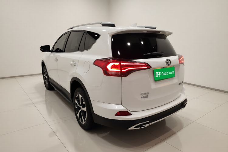 Used Toyota RAV4 2018 2.0L CVT Two-Wheel Drive Fashion X Edition Exterior 3