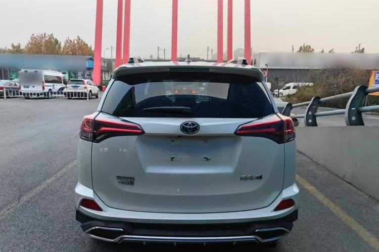 Used Toyota RAV4 2018 2.0L CVT Two-Wheel Drive Fashion X Edition Exterior 4