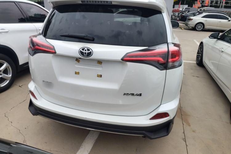 Used Toyota RAV4 2018 2.0L CVT Two-Wheel Drive Fashion X Edition Exterior 4