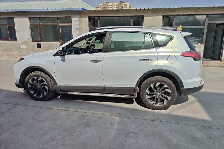Used Toyota RAV4 2018 2.5L Automatic 4x4 Elite i Edition Exterior 4