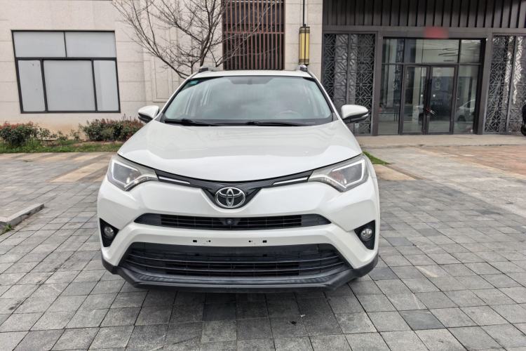 Used Toyota RAV4 2018 2.0L CVT Two-Wheel Drive Fashion X Edition Exterior 4