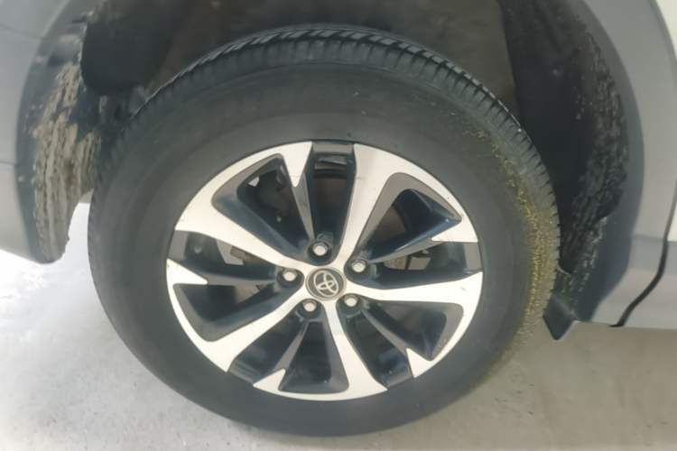 Used Toyota RAV4 2018 2.0L CVT Two-Wheel Drive Fashion X Edition Exterior 5
