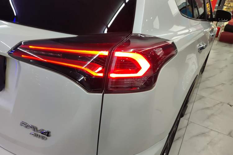 Used Toyota RAV4 2018 2.5L Automatic 4x4 Elite i Edition Exterior 6