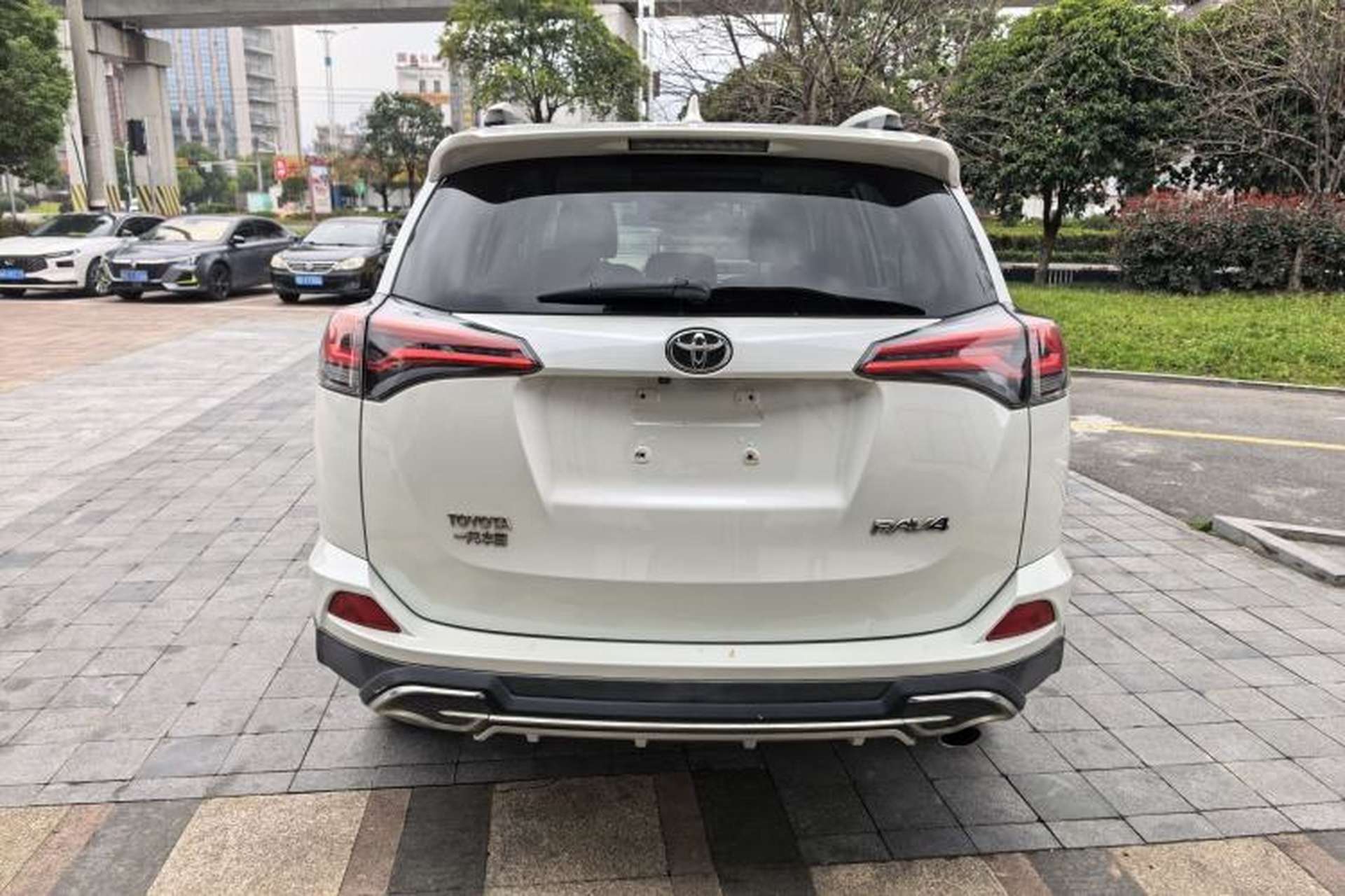 Used Toyota RAV4 2018 2.0L CVT Two-Wheel Drive Fashion X Edition Exterior 7