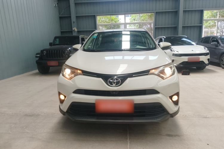 Used Toyota RAV4 2018 2.0L CVT Two-Wheel Drive Fashion X Edition Front