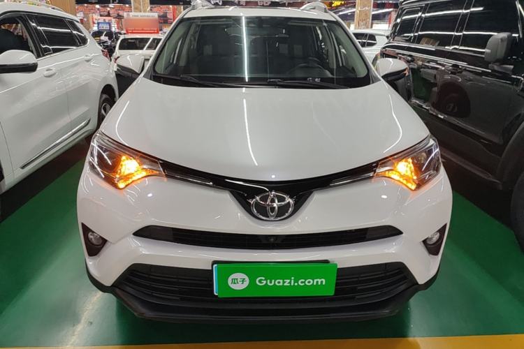 Used Toyota RAV4 2018 2.0L CVT Two-Wheel Drive Fashion X Edition Front