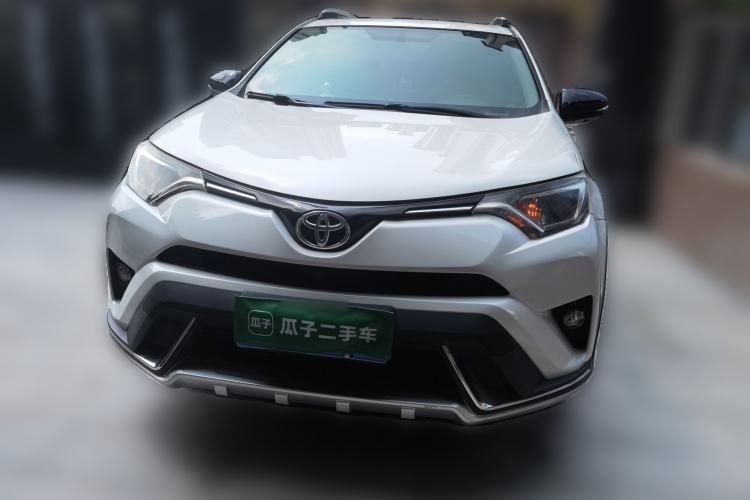 Used Toyota RAV4 2018 2.0L CVT Two-Wheel Drive Fashion X Edition Front
