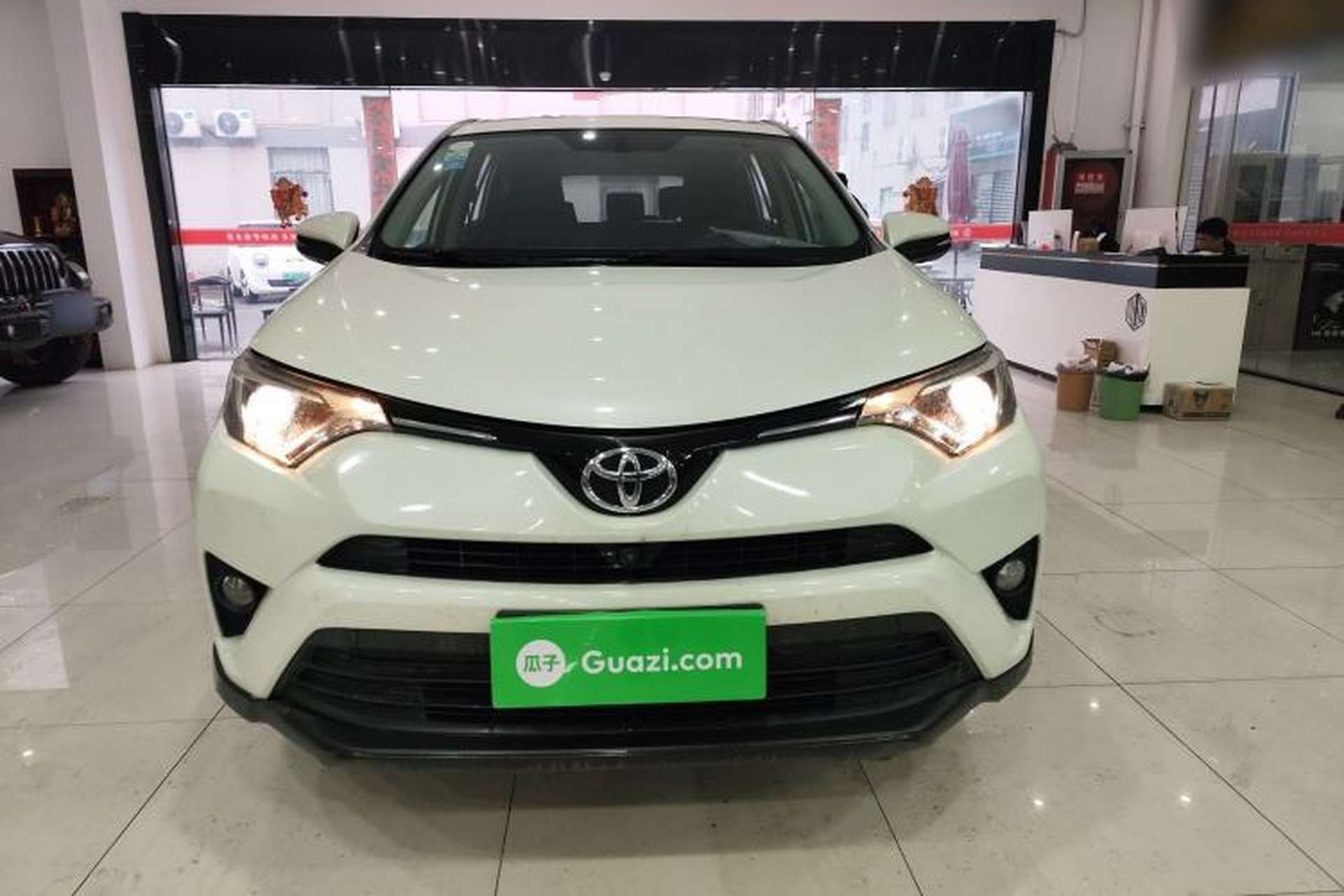 Used Toyota RAV4 2018 2.0L CVT Two-Wheel Drive Fashion X Edition Front