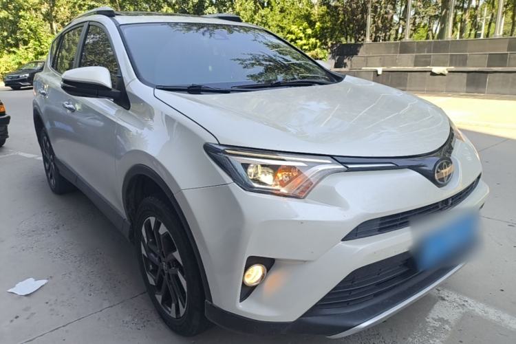 Used Toyota RAV4 2018 2.5L Automatic 4x4 Elite i Edition Front Right 45 Deg