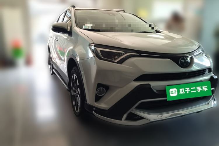 Used Toyota RAV4 2018 2.5L Automatic 4x4 Elite i Edition Front Right 45 Deg