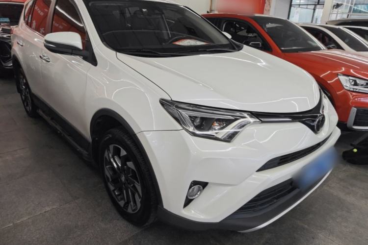 Used Toyota RAV4 2018 2.5L Automatic 4x4 Elite i Edition Front Right 45 Deg