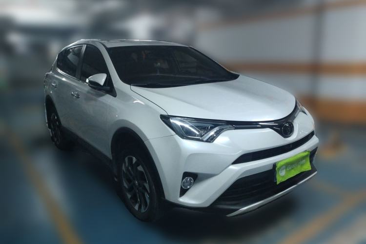 Used Toyota RAV4 2018 2.5L Automatic 4x4 Elite i Edition Front Right 45 Deg
