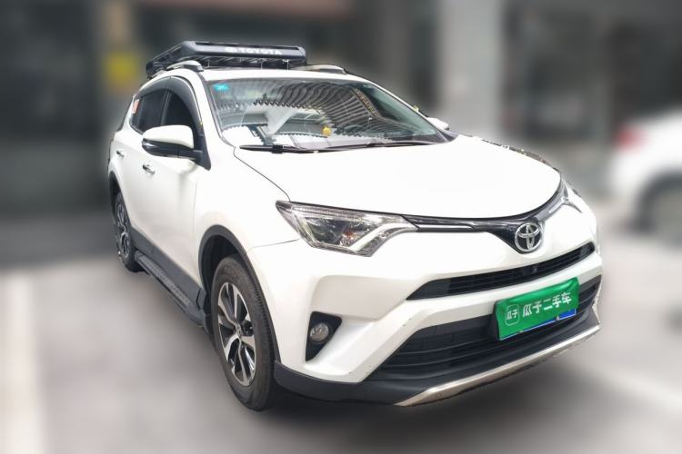 Used Toyota RAV4 2018 2.0L CVT Two-Wheel Drive Fashion X Edition Front Right 45 Deg