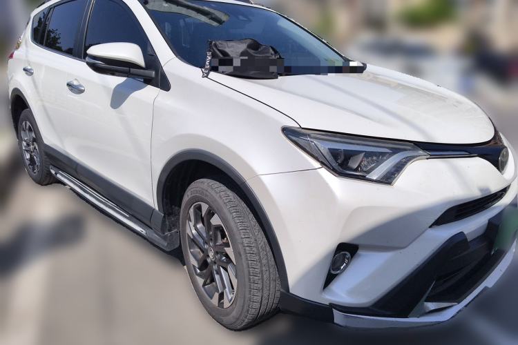 Used Toyota RAV4 2018 2.5L Automatic 4x4 Elite i Edition Front Right 45 Deg