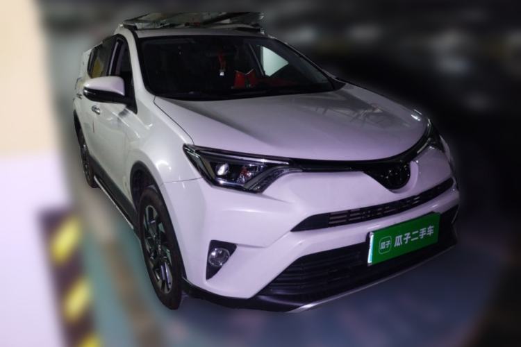 Used Toyota RAV4 2018 2.5L Automatic 4x4 Elite i Edition Front Right 45 Deg