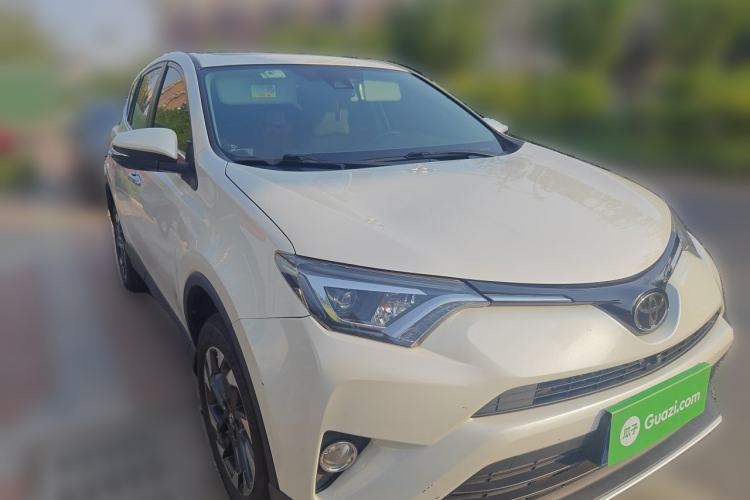 Used Toyota RAV4 2018 2.5L Automatic 4x4 Elite i Edition Front Right 45 Deg