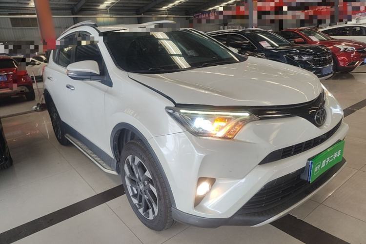 Used Toyota RAV4 2018 2.5L Automatic 4x4 Elite i Edition Front Right 45 Deg