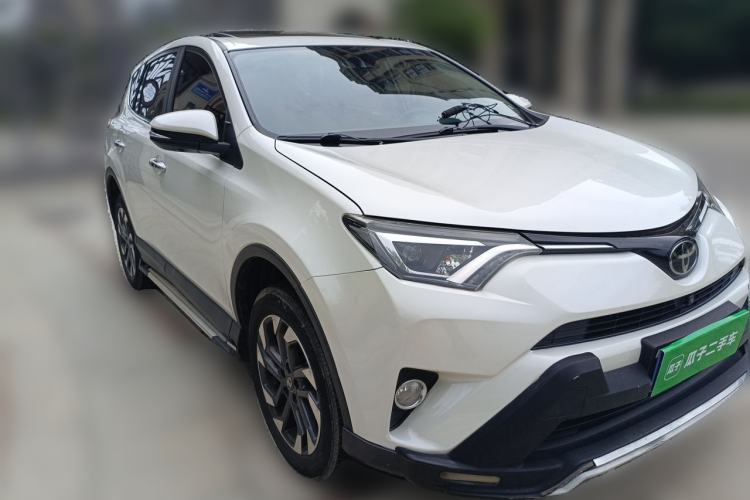 Used Toyota RAV4 2018 2.5L Automatic 4x4 Elite i Edition Front Right 45 Deg