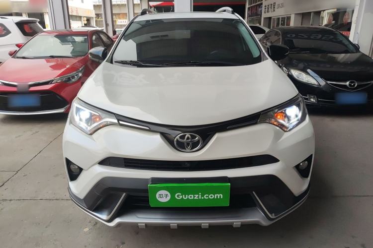 Used Toyota RAV4 2018 2.0L CVT Two-Wheel Drive Fashion X Edition Front