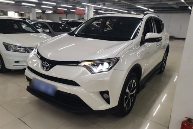 Ojetý Toyota RAV4 2018 2.0L CVT Two-Wheel Drive Fashion X Edition