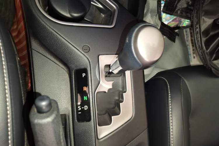 Used Toyota RAV4 2018 2.5L Automatic 4x4 Elite i Edition Gear Lever