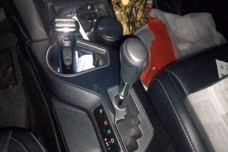 Used Toyota RAV4 2018 2.5L Automatic 4x4 Elite i Edition Gear Lever
