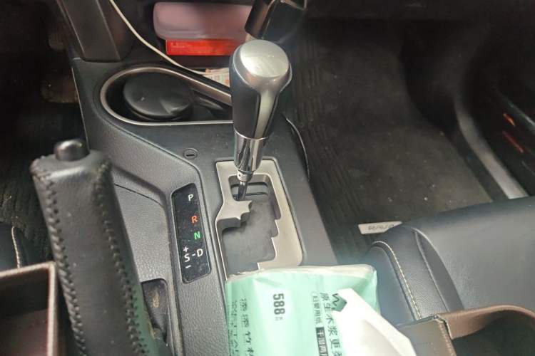 Used Toyota RAV4 2018 2.5L Automatic 4x4 Elite i Edition Gear Lever