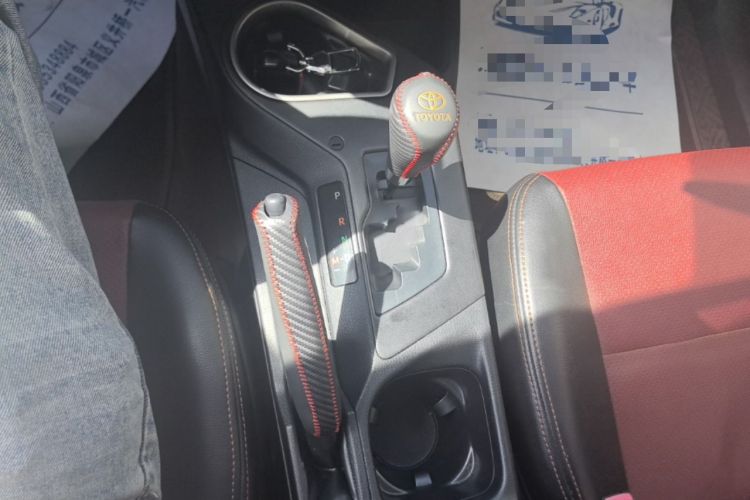 Used Toyota RAV4 2018 2.0L CVT Two-Wheel Drive Fashion X Edition Gear Lever