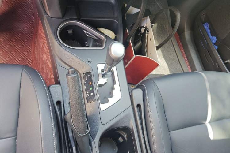 Used Toyota RAV4 2018 2.5L Automatic 4x4 Elite i Edition Gear Lever