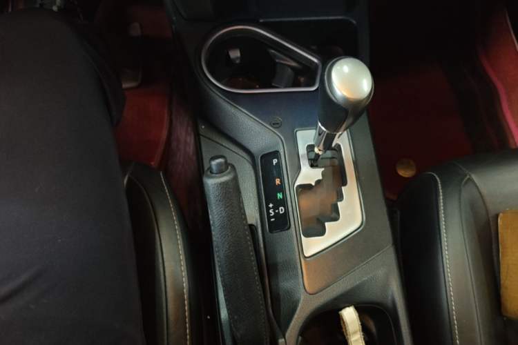 Used Toyota RAV4 2018 2.5L Automatic 4x4 Elite i Edition Gear Lever