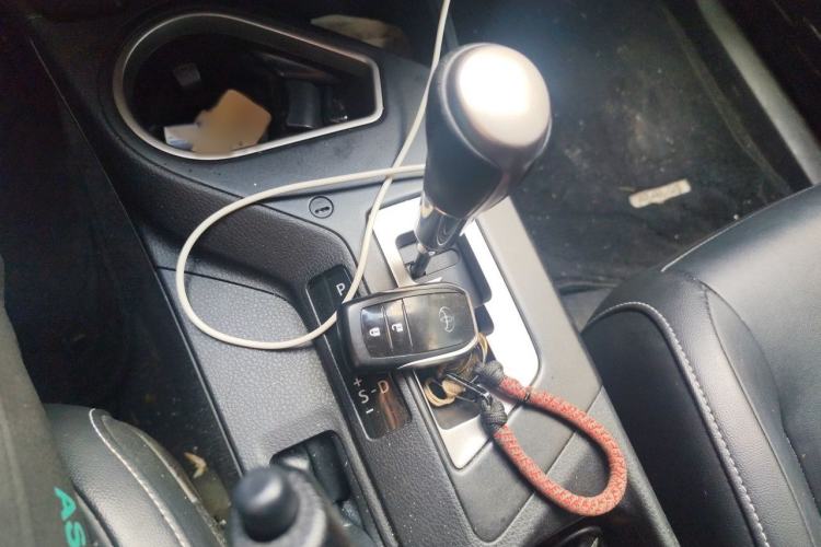 Used Toyota RAV4 2018 2.5L Automatic 4x4 Elite i Edition Gear Lever