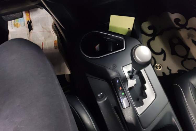 Used Toyota RAV4 2018 2.5L Automatic 4x4 Elite i Edition Gear Lever