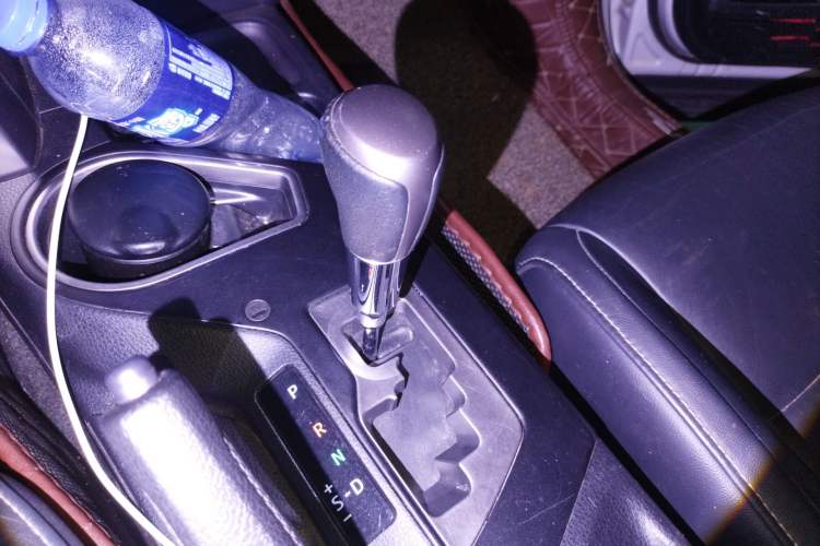 Used Toyota RAV4 2018 2.5L Automatic 4x4 Elite i Edition Gear Lever