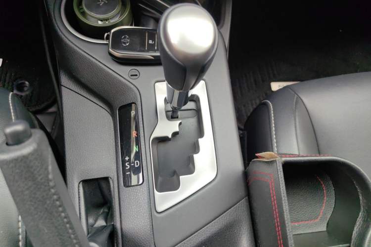 Used Toyota RAV4 2018 2.5L Automatic 4x4 Elite i Edition Gear Lever