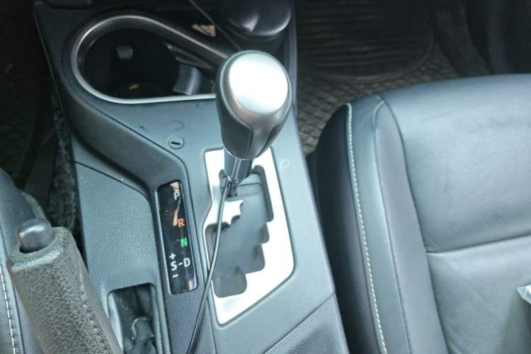 Used Toyota RAV4 2018 2.5L Automatic 4x4 Elite i Edition Gear Lever
