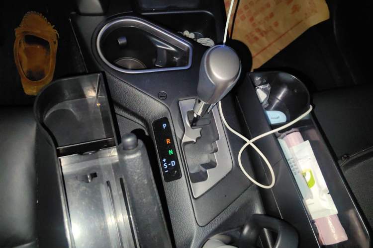Used Toyota RAV4 2018 2.5L Automatic 4x4 Elite i Edition Gear Lever