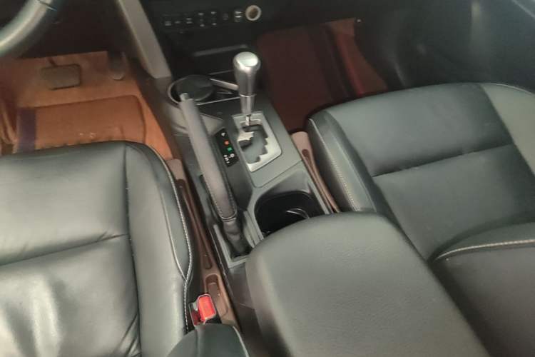 Used Toyota RAV4 2018 2.5L Automatic 4x4 Elite i Edition Gear Lever