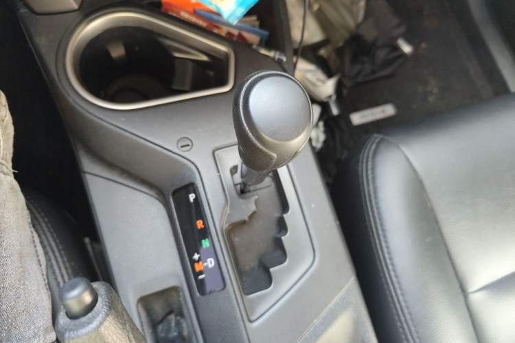 Used Toyota RAV4 2018 2.0L CVT Two-Wheel Drive Fashion X Edition Gear Lever